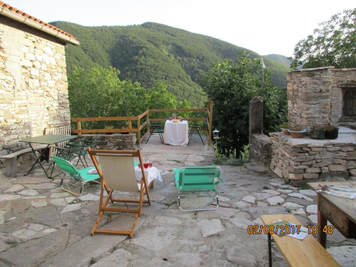 Viandanti, Artisti E Sognatori Bed & Breakfast Comano  Exterior foto