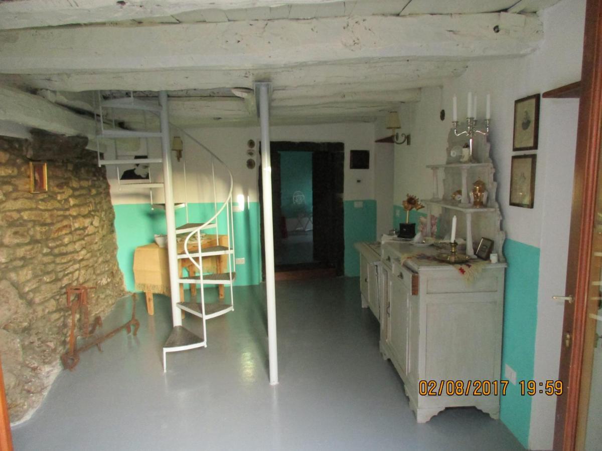 Viandanti, Artisti E Sognatori Bed & Breakfast Comano  Exterior foto
