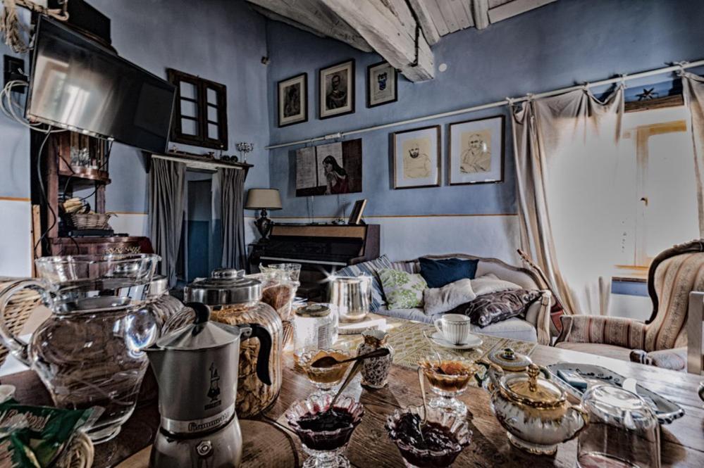 Viandanti, Artisti E Sognatori Bed & Breakfast Comano  Exterior foto